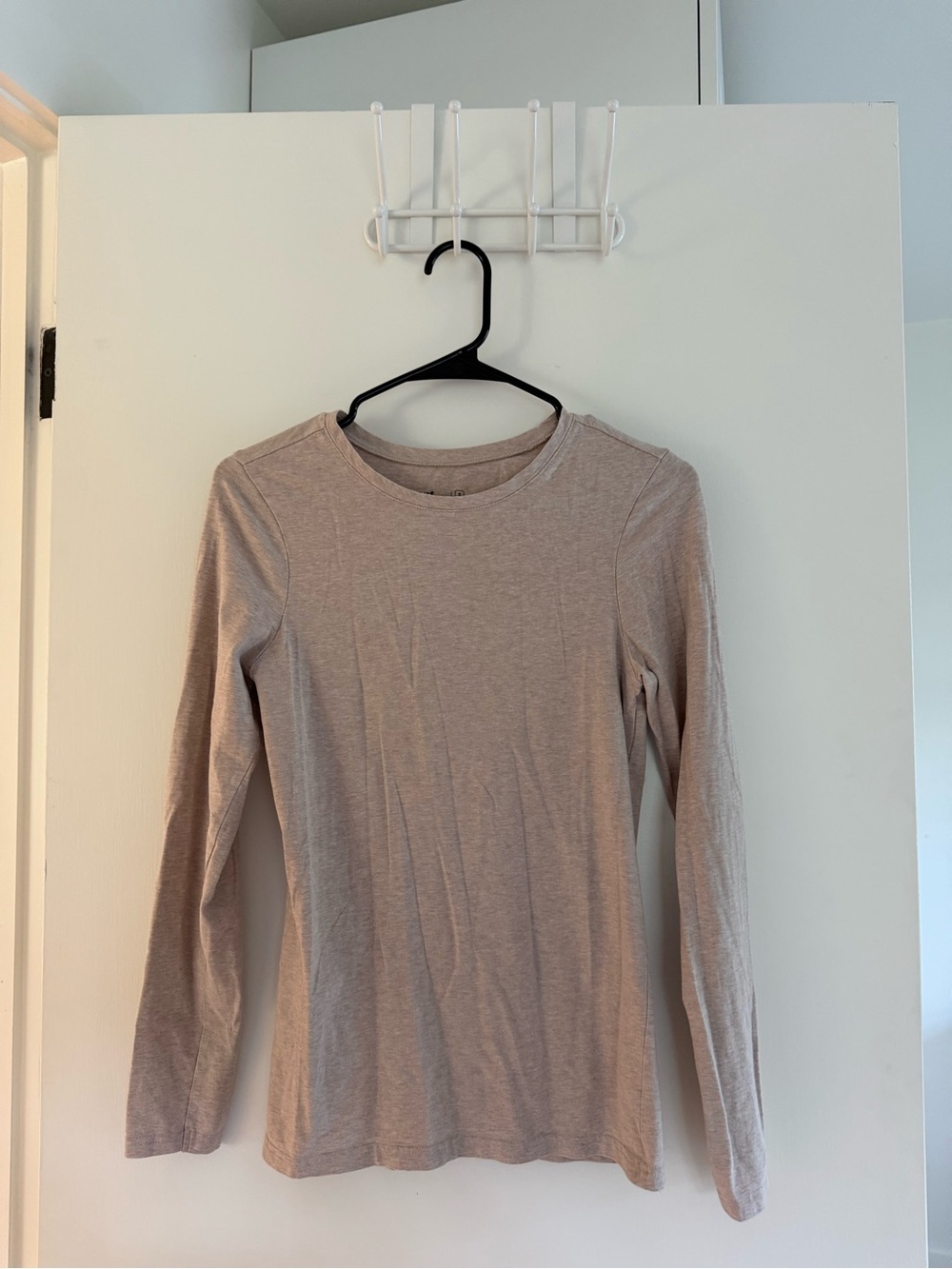 Pact long sleeve tee size Small